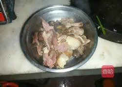 Hunan pepper fried bacon recipe illustration 2