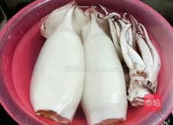 Illustration of how to make Maggi squid tubes 5