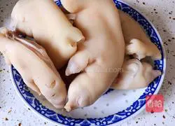 Illustration of how to make pork trotters jelly 3