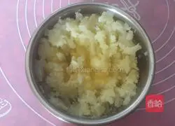 Illustration of how to make mashed potatoes with chicken sauce 4