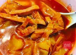 Red Square Borscht Recipe Illustration 5