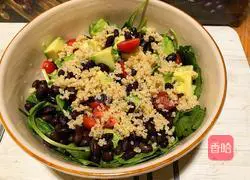 Spinach and Quinoa Salad Recipe Illustration 6