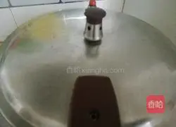 Illustration of how to make northeastern sauce spine 4