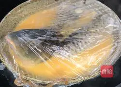 Illustration of how to make carp steamed eggs 9