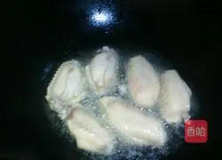 Illustration of how to make crispy fried chicken wings 2