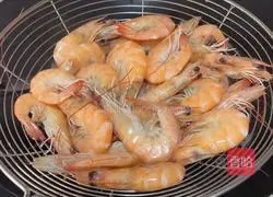 Illustration of how to make shrimp toast and cheese 2