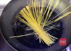 Illustration of how to make tomato sauce pasta 8