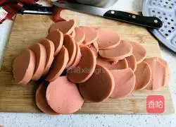 Illustration of how to make sausage cakes 2