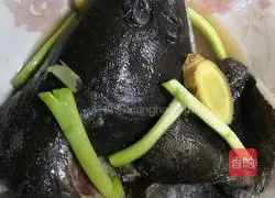 Illustration of how to make steamed opium fish head 1