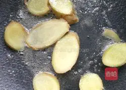 Illustration of how to make duck legs with fragrant sauce 4