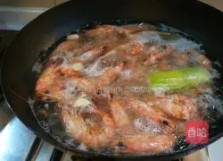 Beijing recipe for boiling Xiaojiujie shrimp in clear water 6