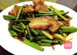 Illustration of the recipe of twice-cooked pork with garlic sprouts 12