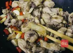 Illustration of Braised Chicken with Cucumber, Lettuce and Braised Chicken 5