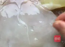 Illustration of how to make fried squid with green onions 2