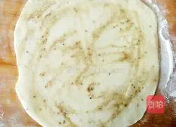 Illustration of how to make crispy hand-shred cakes 3