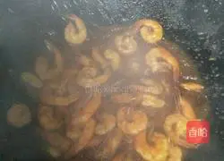 Illustration of how to stir-fry prawns 3