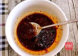 Illustration of how to make white meat rolls with garlic paste 7