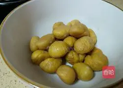 Cantonese-style glutinous rice Illustration of how to cook chicken 6