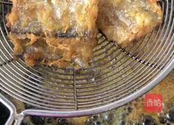 Illustration of how to cook radish with hairtail 7