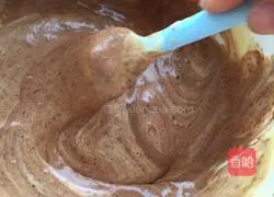 Chocolate Cake (6 Inch) Recipe Illustration 9