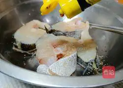 Illustration of how to make pan-fried seabass 3