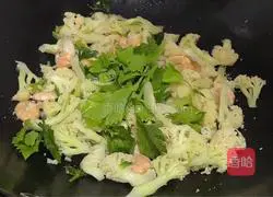 Stir-fry shrimps Illustration of how to make cauliflower 9