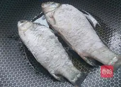 Braised crucian carp recipe 4