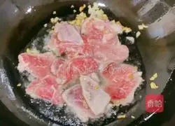 Meat Illustration of how to make fried snow peas 6