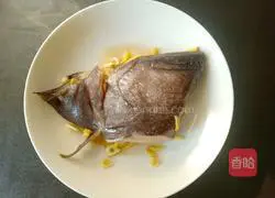 Illustration of how to steam fish head with tooth fillets 4