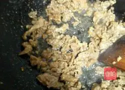 Illustration of how to make beef fried spaghetti 5