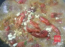 Garlic Lobster Recipe Illustration 11