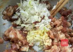 Illustration of how to make assorted meatballs with spiral pasta 3