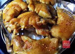 Illustration of roasted pig's trotters 13