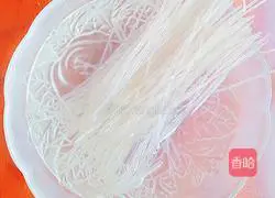 Illustration of how to make stewed chicken nuggets with dried mushrooms 7