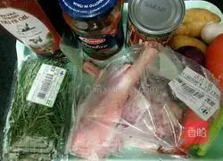 Red wine braised lamb shank with garlic Illustration of how to make mashed potatoes and vegetables 1