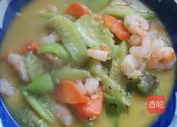 Illustration of how to stir-fry loofah with shrimps 8