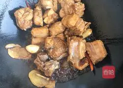 Illustration of how to make sauerkraut and pork ribs 9