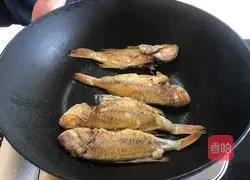 Illustration of cooking redwood fish with tomatoes 5