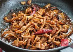 Illustration of braised duck intestines 7