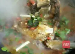 Illustration of braised fish head with chopped pepper 12