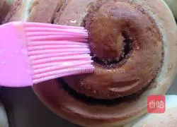 Illustration of how to make cinnamon rolls 9