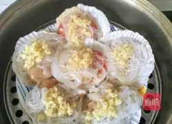Illustration of how to make garlic vermicelli scallops 3