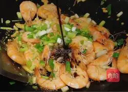 Illustration of how to make garlic-flavored shrimps 7