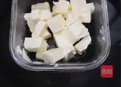 Illustration of how to make cherry blossom gradient mousse 3