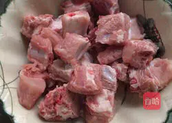 Illustration of how to make steamed pork ribs with rice flour 1