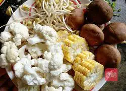 Illustration of how to make spicy hotpot at home 4