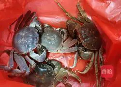 Illustration of how to make fried crabs with edamame 1