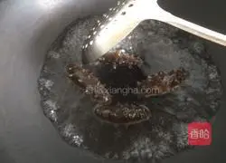 onions Illustration of how to make fried sea cucumber 2