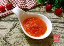 Illustration of making homemade tomato sauce 9