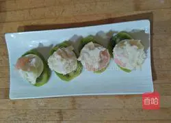 Fruit, Potato and Shrimp Salad (Illustration of tips on how to avoid cracking eggs.11